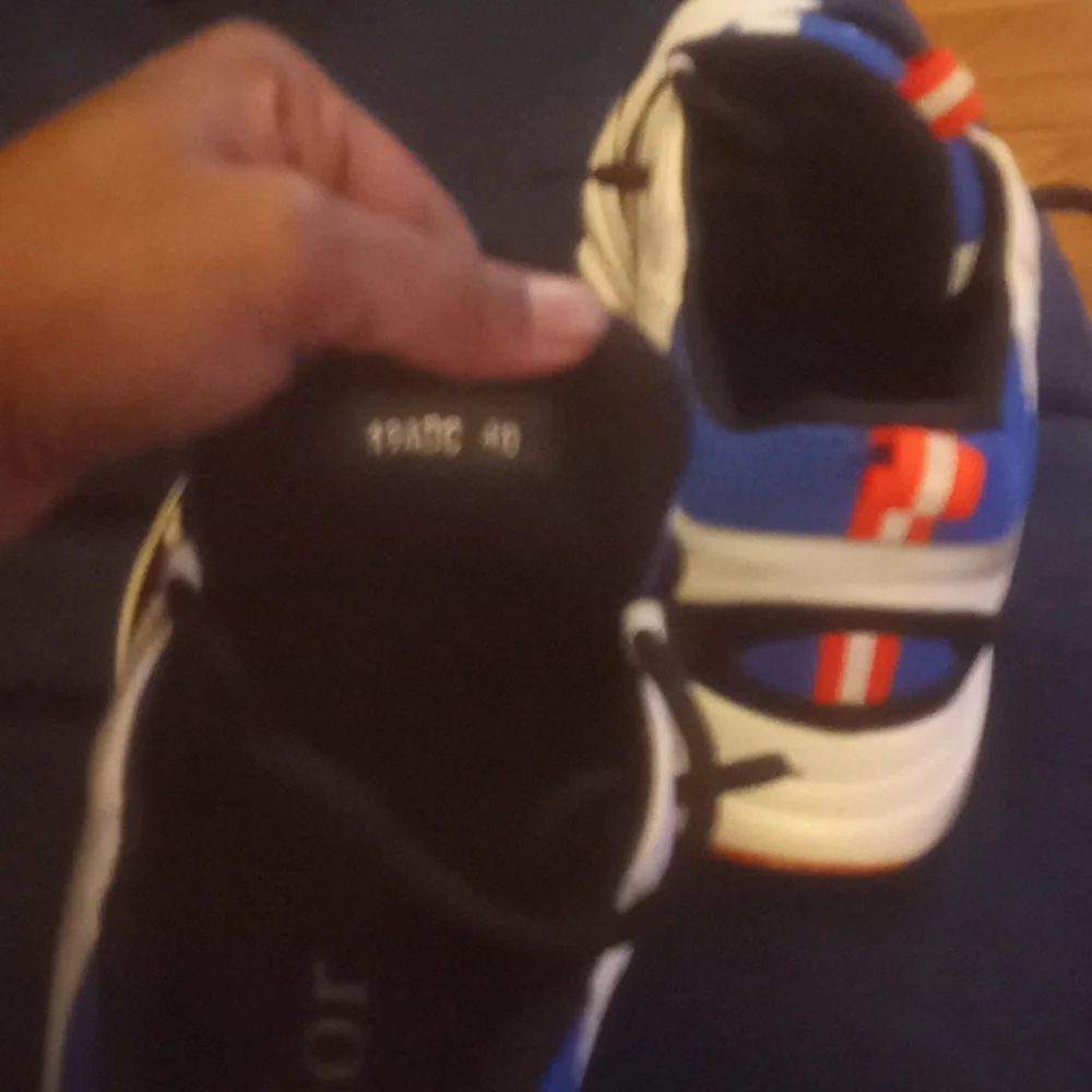 Shoes - Picture 4 of 4